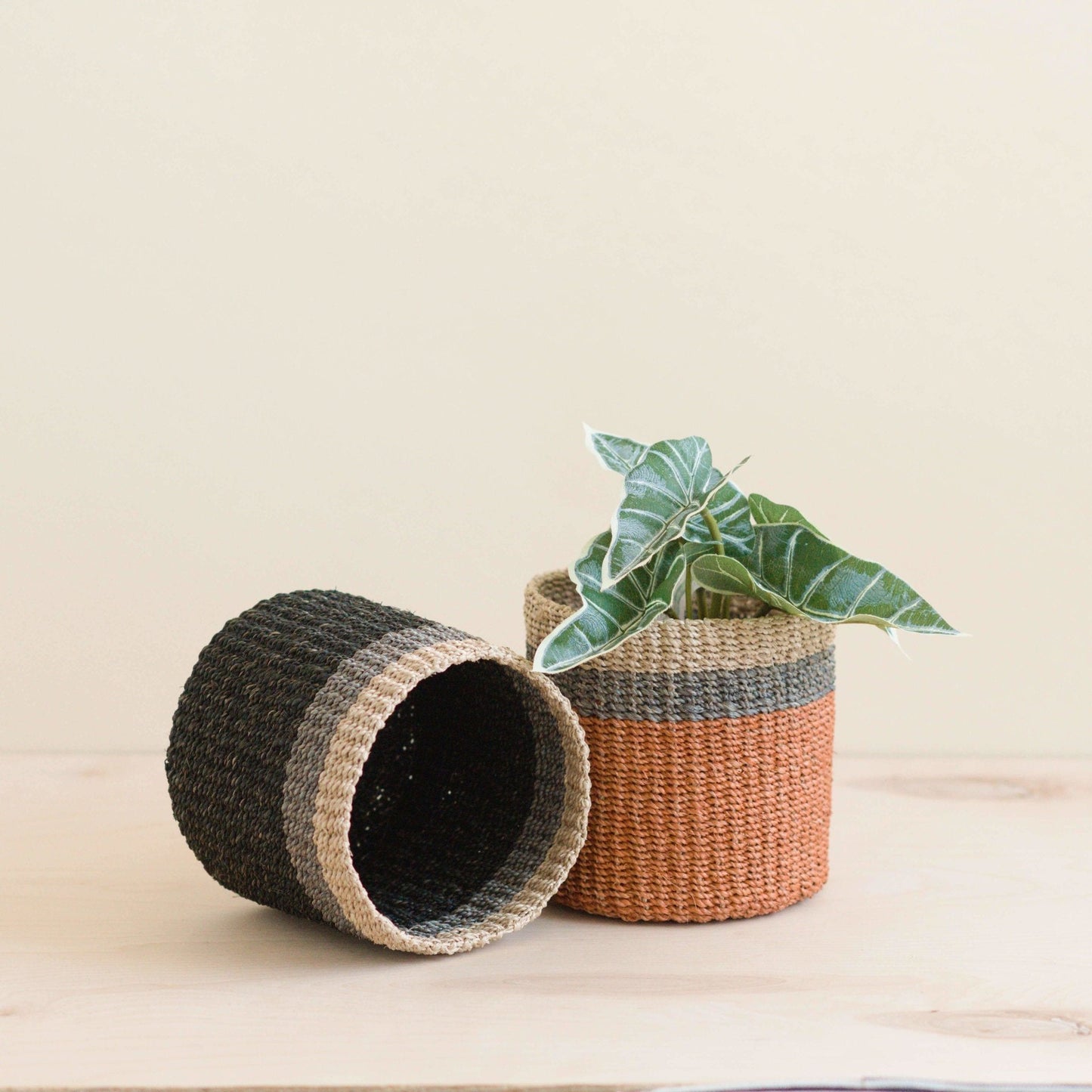 Black Tabletop Mini Basket - Handmade Baskets | LIKHÂ