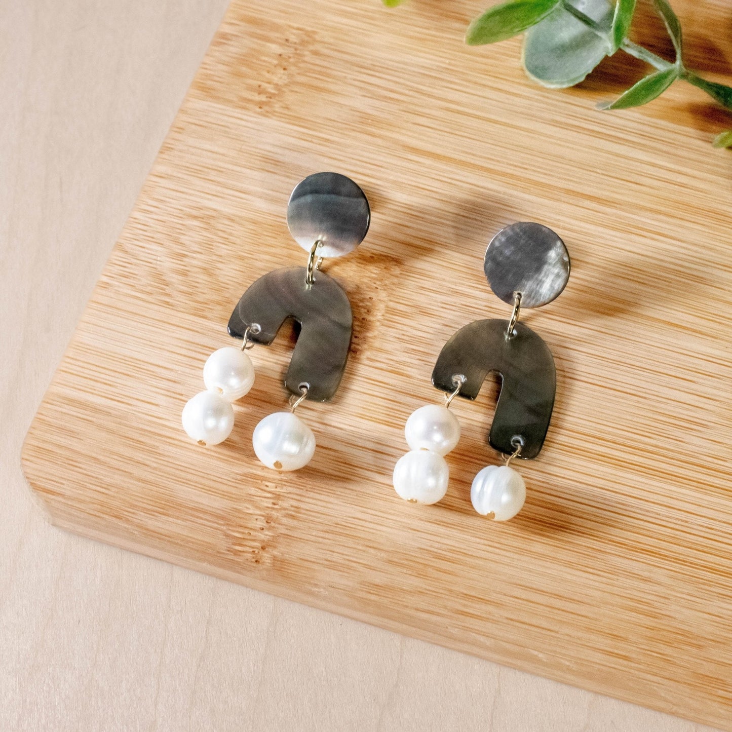 Mother of Pearl Black Asymmetrical Earrings | LIKHÂ